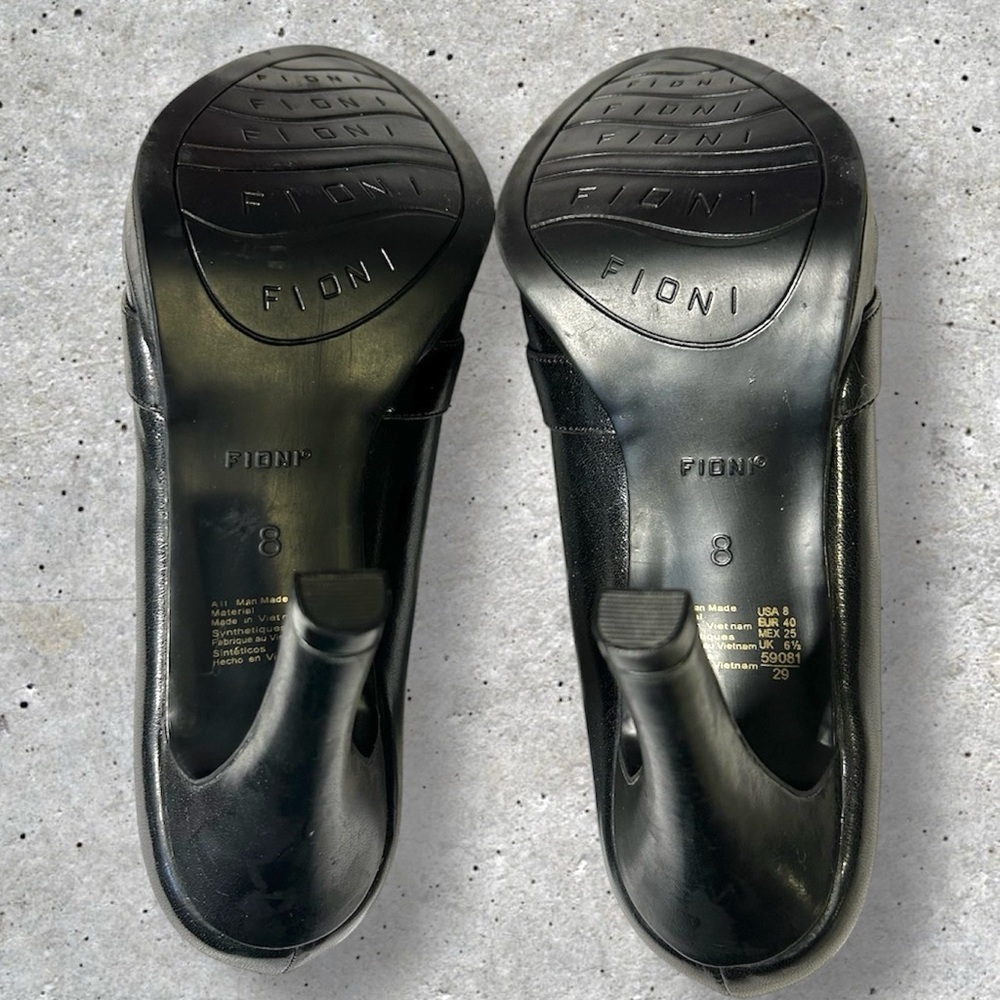 FIONI Black Cross Strap Heels. Size 8 - Picture 6 of 8